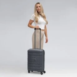 Essentials 11 CABIN 4 Rollen Kabinentrolley 55 Cm 11 Essentials 11 CABIN 4 Rollen Kabinentrolley 55 Cm -Roncato Verkäufe c8f3d97a780391de29d901ac414d3336 2